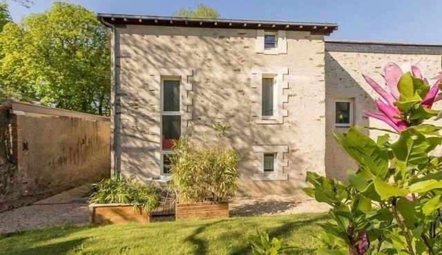 Charming Cottage Near Nantes with Private Terrace, Bikes & Modern Amenities