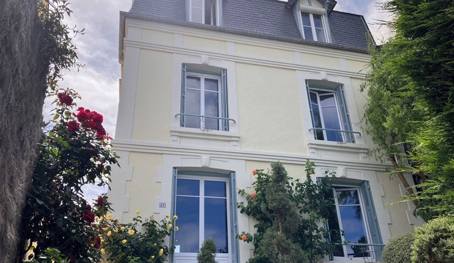 Charm & garden 200 m from the sea, Villerville, typical Normandy village