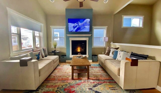 Charm + Lux in the Black Hills ~ Walk to Downtown Spearfish