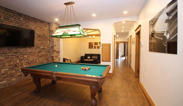 Charm & Luxury Vacation Headquarters to Downtown!