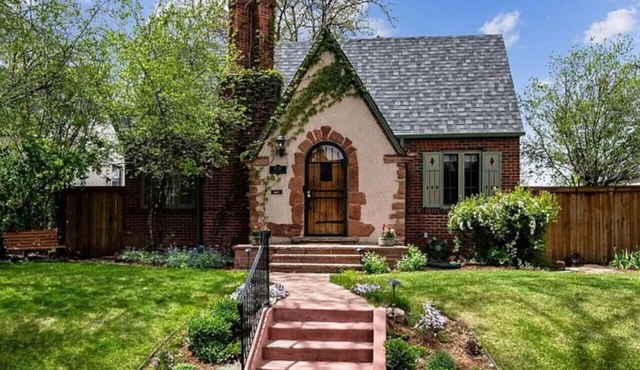 Charm on Cherry Street
