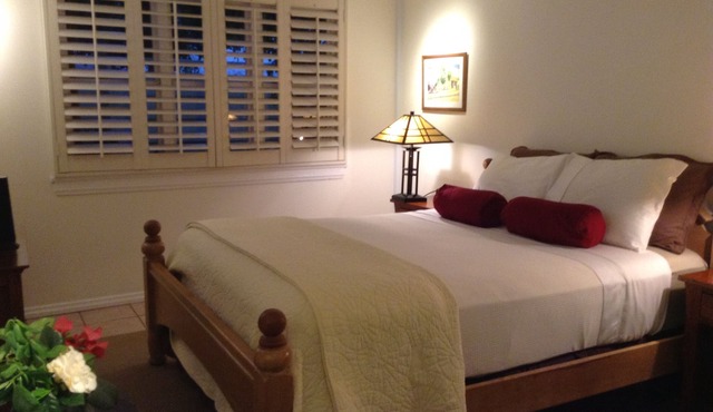 Charm. Privacy.and The Hollywood Sign
