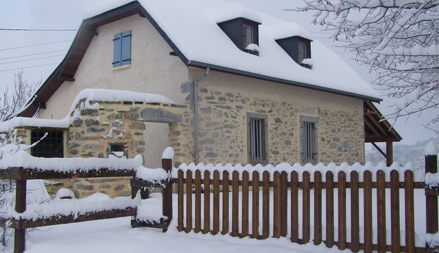 CHARM & QUIET AT THE FOOT OF PYRENEES * QUIET INDEPENDENT GÎTE