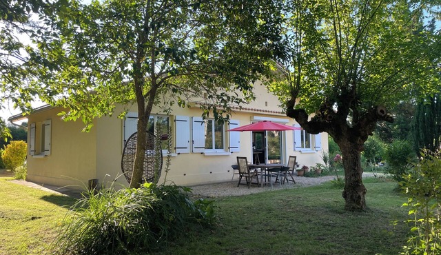 Charmante Maison Rénovée au Cœur des Vignes de Bordeaux. Animaux Acceptés