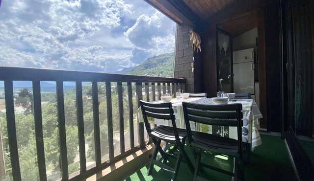 Charmant 2 pièces avec balcon exposé sud, proche centre-ville et télécabine – Briançon - FR-1-330C-131