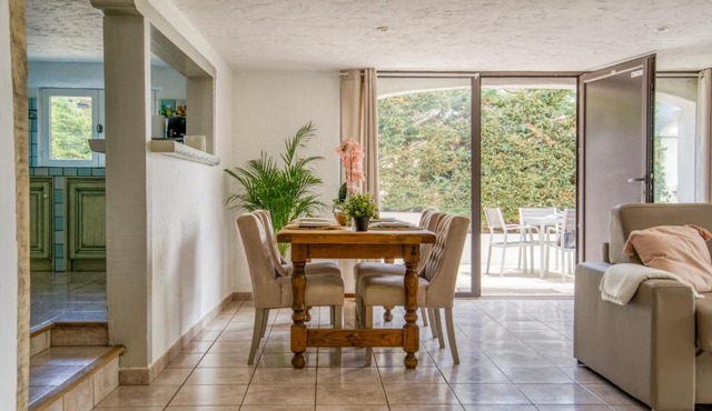 CHARMANT 2 PIECES DANS VILLA INDIVIDUELLE TERRASSES JARDIN