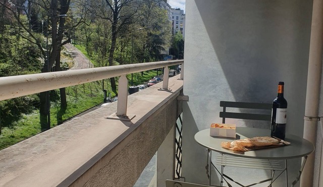 Charmant Appartement - Issy Les Moulineaux. Avec Balcon vue sur Parc Rodin
