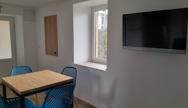 Charmant Appartement au Calme Avec 1 Chambre