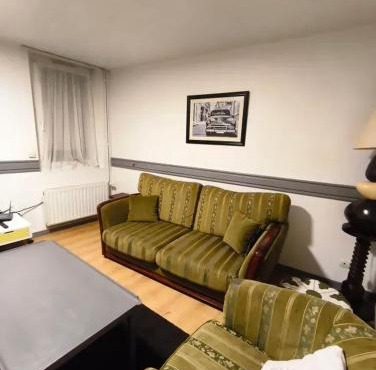 Charmant Appartement à Romilly-sur-Seine avec Jardin