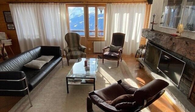 Charmant appartement duplex de 3,5 pièces situé au 5ème étage dans la résidence les Roches CDE, idéa