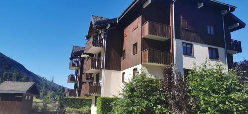 Charmant appartement de montagne avec balcon