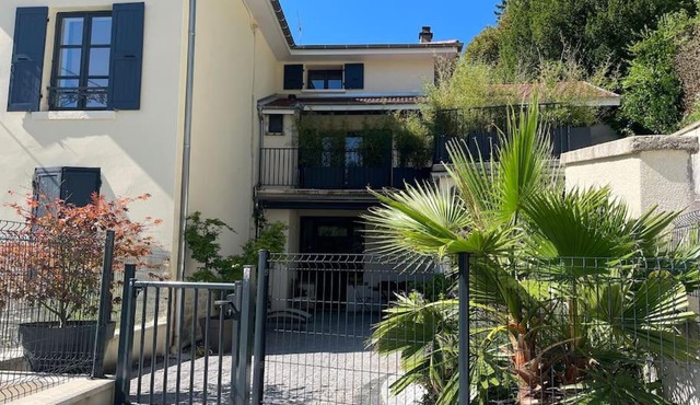 Charmant appartement en pierres