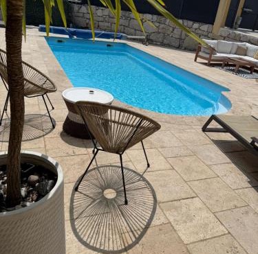 Charmant appartement, piscine 15 min de Nice