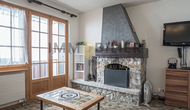 Charmant appartement situé au 1er étage d'une petite résidence. Idéal pour 4 personnes. Vue magnifiq