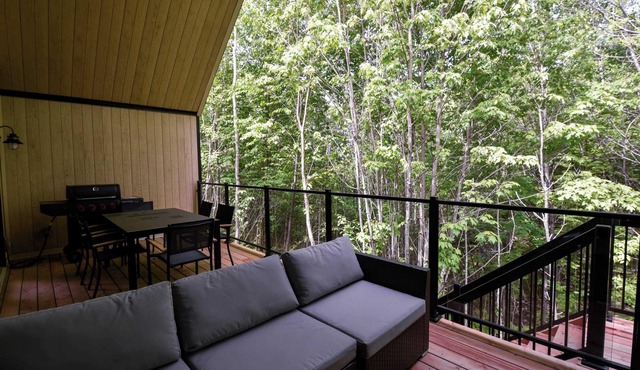 Charmant Boisé | Peaceful Getaway | Spa with Fores