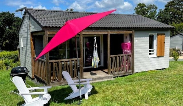 Charmant Chalet Dans un Parc Avec Piscine