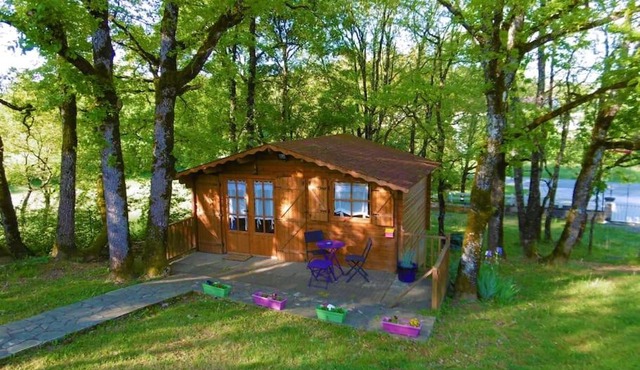 Charmant chalet en bois équipé confortablement