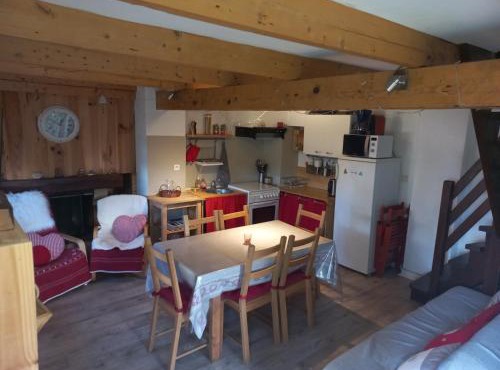Charmant chalet Guzet avec cheminée, option draps - Les 4 Chouettes