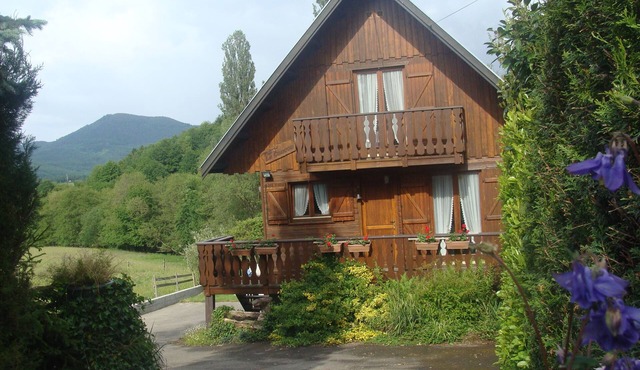 Charmant Chalet Individuel au Pied des Montagnes en Centre Alsace