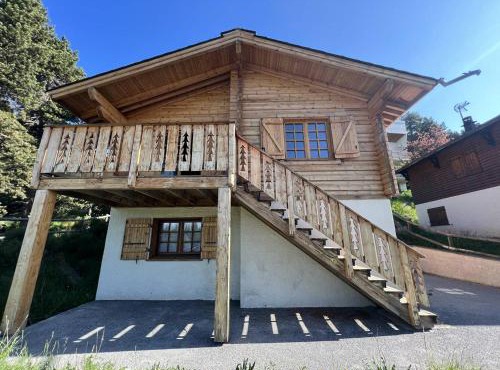 CHARMANT CHALET INDIVIDUEL AU PIED DES PISTES DE PYRENEES 2000