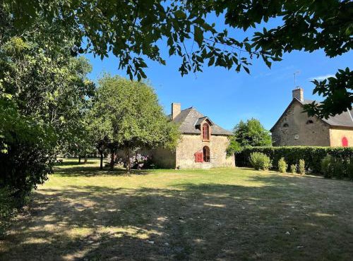 Charmant corps de ferme réhabilité en Mayenne