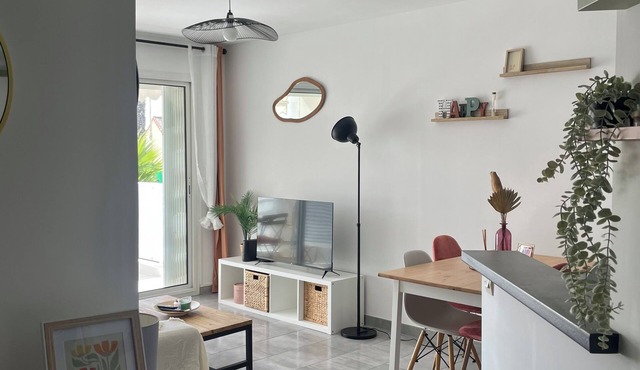 Charmant Deux Pièces à 500 m des Plages. A 5 Minutes de Cannes!