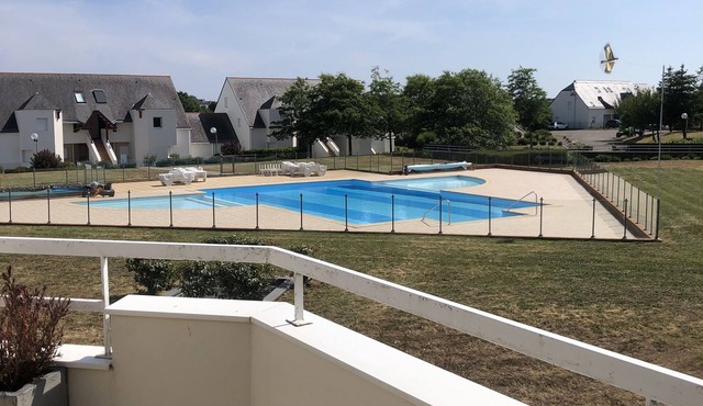 Charmant Duplex à Carnac : Piscine, Plages et Confort au Rendez-vous ! 🏖