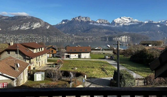 Charmant duplex face au lac