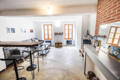 Charmant duplex sous le château au coeur de Seix