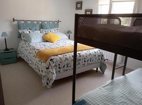 Charmant F1 indépendant rez de jardin proche de vichy petits dej compris