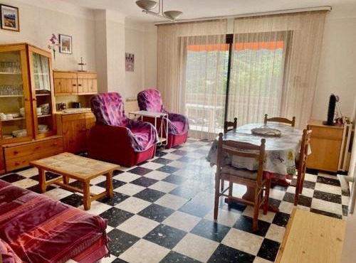 Charmant F2 avec Garage, Terrasse et Véranda, à 500m du Centre et 600m des Cures à Amélie-les-Bains - FR-1-703-131