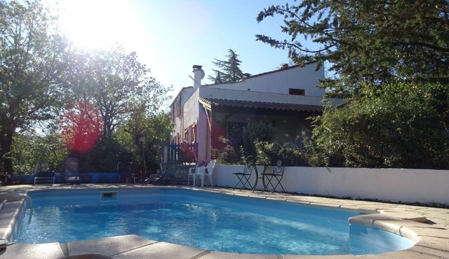 Charmante Villa mit Pool und Altem Baumbestand