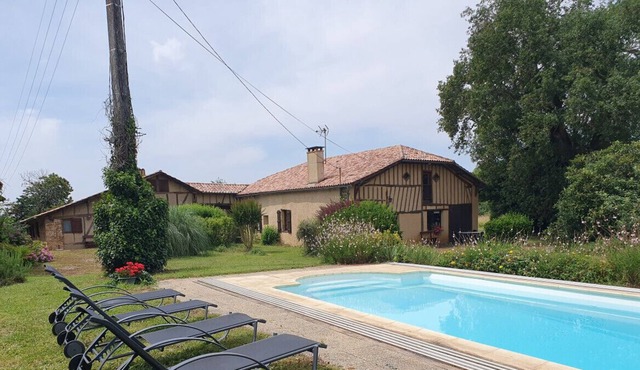 Charmant Gîte de Campagne Isolé Avec Piscine