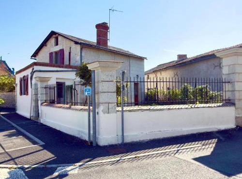 Charmant Gîte en Pierre du XIXe avec Jardin en Poitou - FR-1-381-636