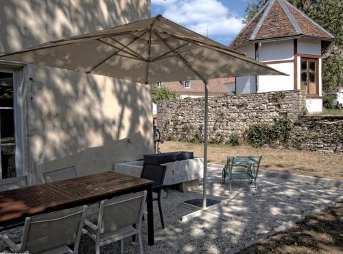 Charmant gîte rénové avec terrasse et parking au cœur de Montagney - FR-1-583-482