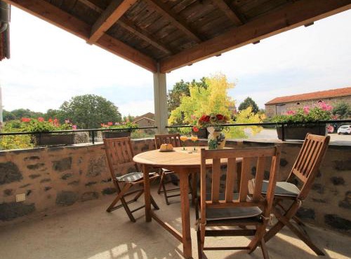 Charmant Gîte à Lavaudieu avec Terrasse, Proche Sites Touristiques et Commerces - FR-1-582-219