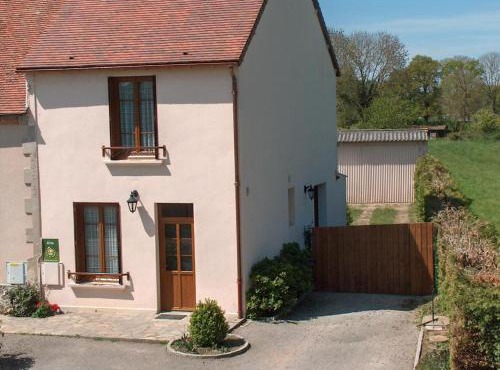 Charmant gîte avec piscine partagée au cœur d'un village - FR-1-489-273