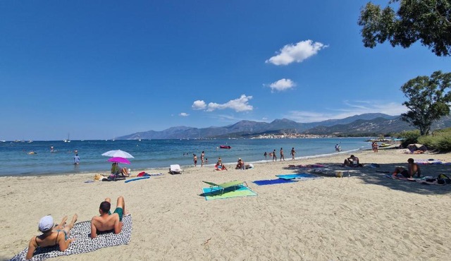 Charmant logement avec piscine à 300 m de la plage