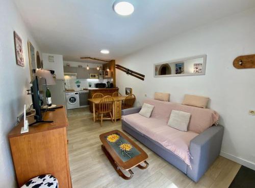 Charmant Logement de plein pied avec piscine 2*