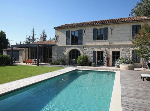 *Charmant Mas Rénové avec Piscine et Jardin au Cœur de la Provence!* - FR-1-599-17