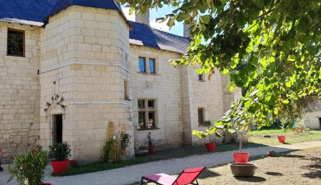 Charmant refuge à Courchamps, terrasse et jardin