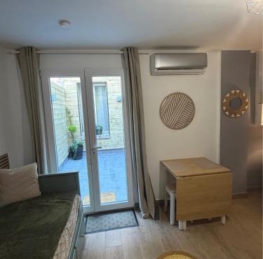 Charmant studio 2 personnes terrasses privé Anzin