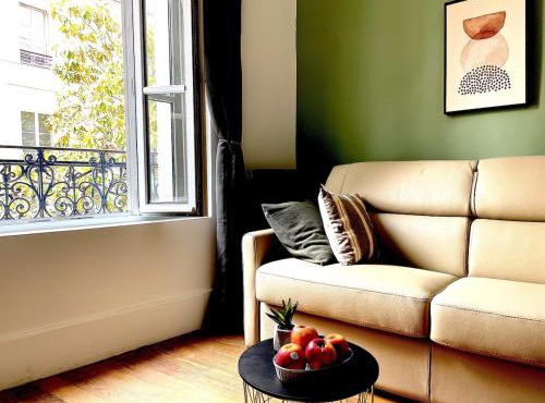 Charmant studio aux beaux volumes