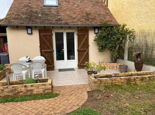 Charmant studio avec terrasse à Chenou, 20 m²