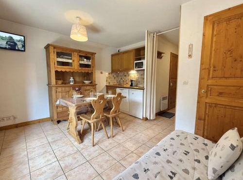Charmant Studio Cabine à Praz-Sur-Arly, Ideal Pour 4 avec Parking, Proche Village et Remontées - FR-1-603-17