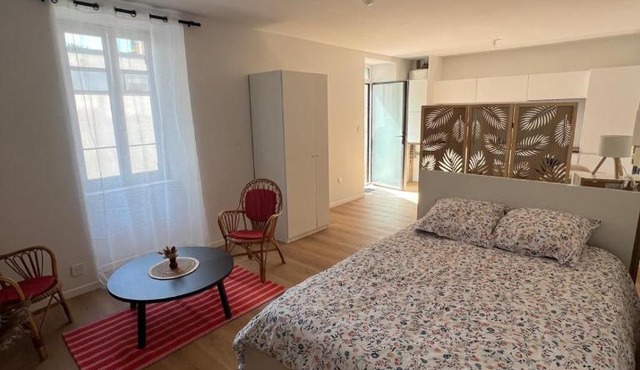 Charmant studio entièrement rénové au cœur de Saint-Renan in Saint-Renan