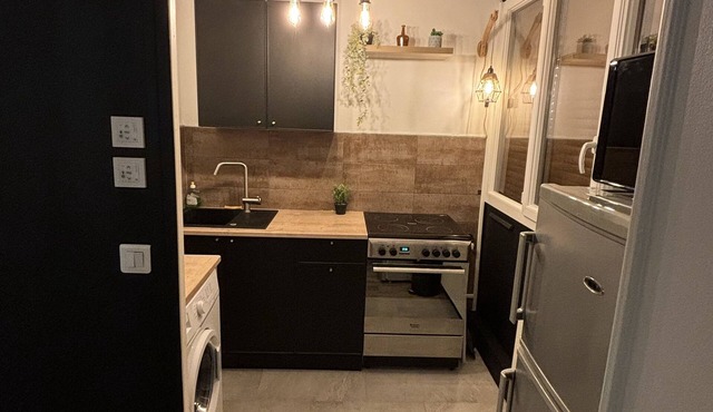 Charmant Studio Face a la Gare