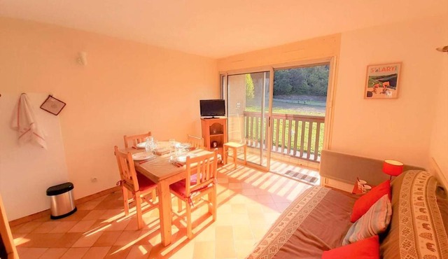 Charmant T2 à Saint-Lary-Soulan avec balcon, parking, et casier à skis - FR-1-457-269