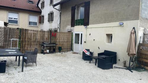 Charmant T2 avec grande terrasse entre lac & montagnes