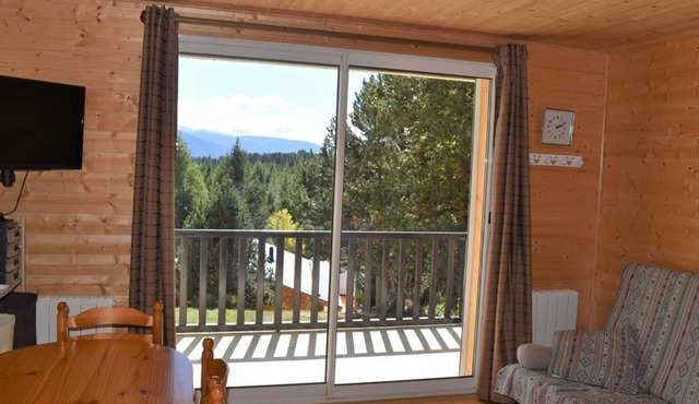 Charmant T2 cabine 35m² avec terrasse, exposition sud-ouest, bien équipé, Bolquère, sans animaux - FR-1-592-37